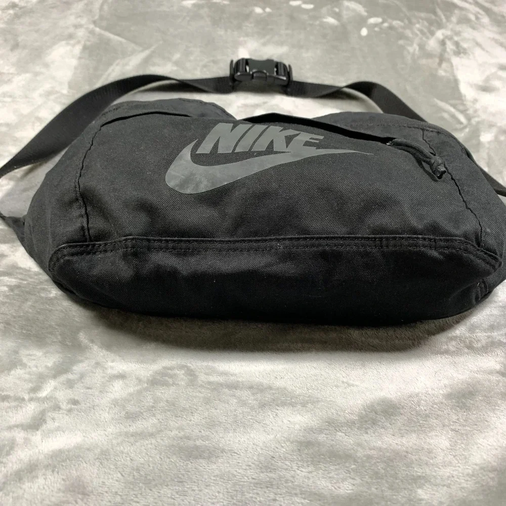 Nike Tech Hip Pack Crossbody Bag Commuter 10L Black Travel Commute Large‎ Fanny